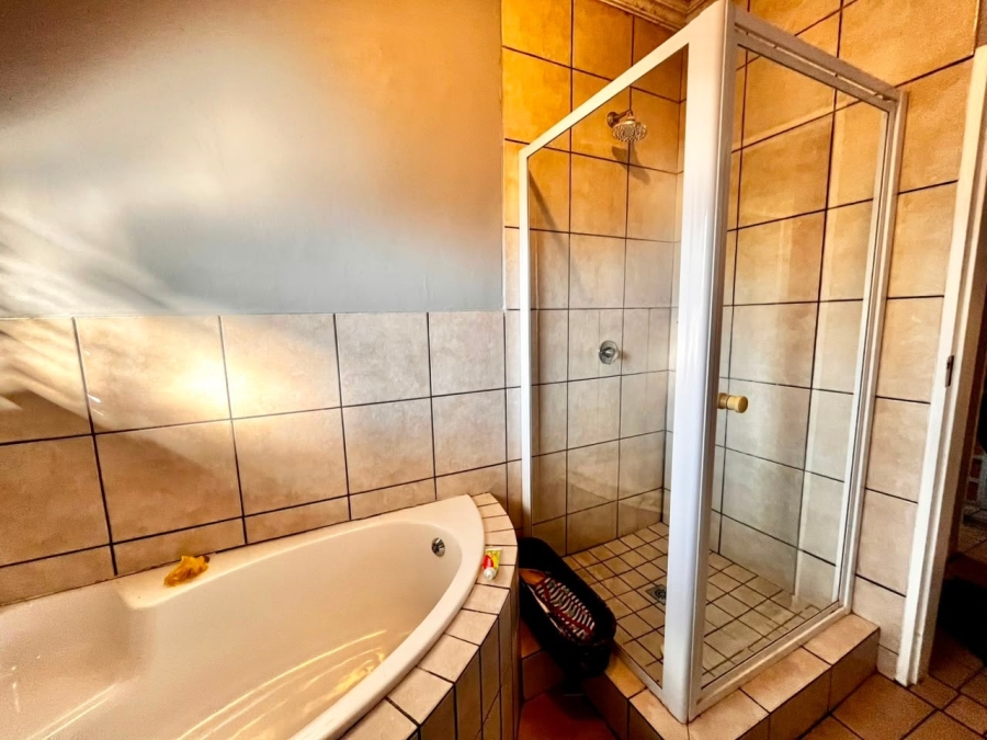 3 Bedroom Property for Sale in Waterval East North West